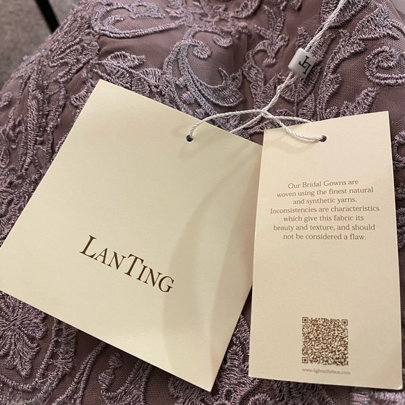 Mother of the bride or groom formal dress purple mauve color - Picture 5 of 5